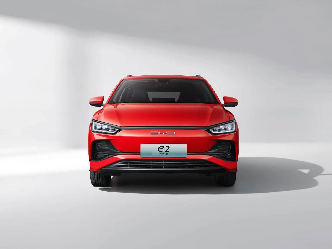BYD E2 Luxury Electric EV Sedan SUV Hatchback Xe tay lái bên trái với động cơ pin lithium Xe năng lượng mới của Trung Quốc
