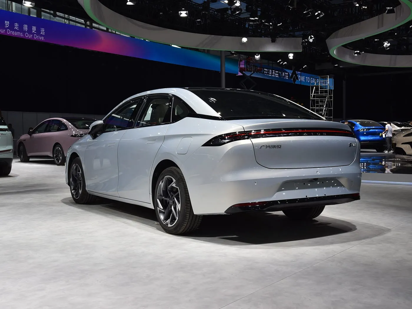 SUV điện cao cấp AION S MAX hybrid EV với các tính năng tiên tiến tốc độ cao Xe năng lượng mới thân thiện với môi trường
