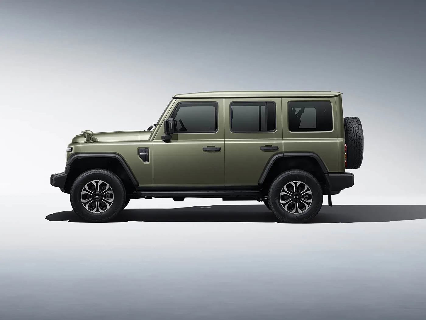 2025 BAIC 212 T01 Chắc Chắn 4WD SUV Nhỏ Gọn Xăng/Diesel 8AT & Da Nội Thất Da Nóng Vô Lăng Dài Bánh Xe