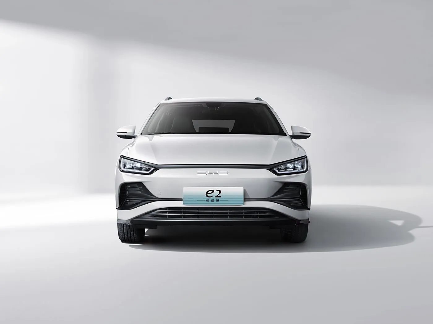 BYD E2 Luxury Electric EV Sedan SUV Hatchback Xe tay lái bên trái với động cơ pin lithium Xe năng lượng mới của Trung Quốc