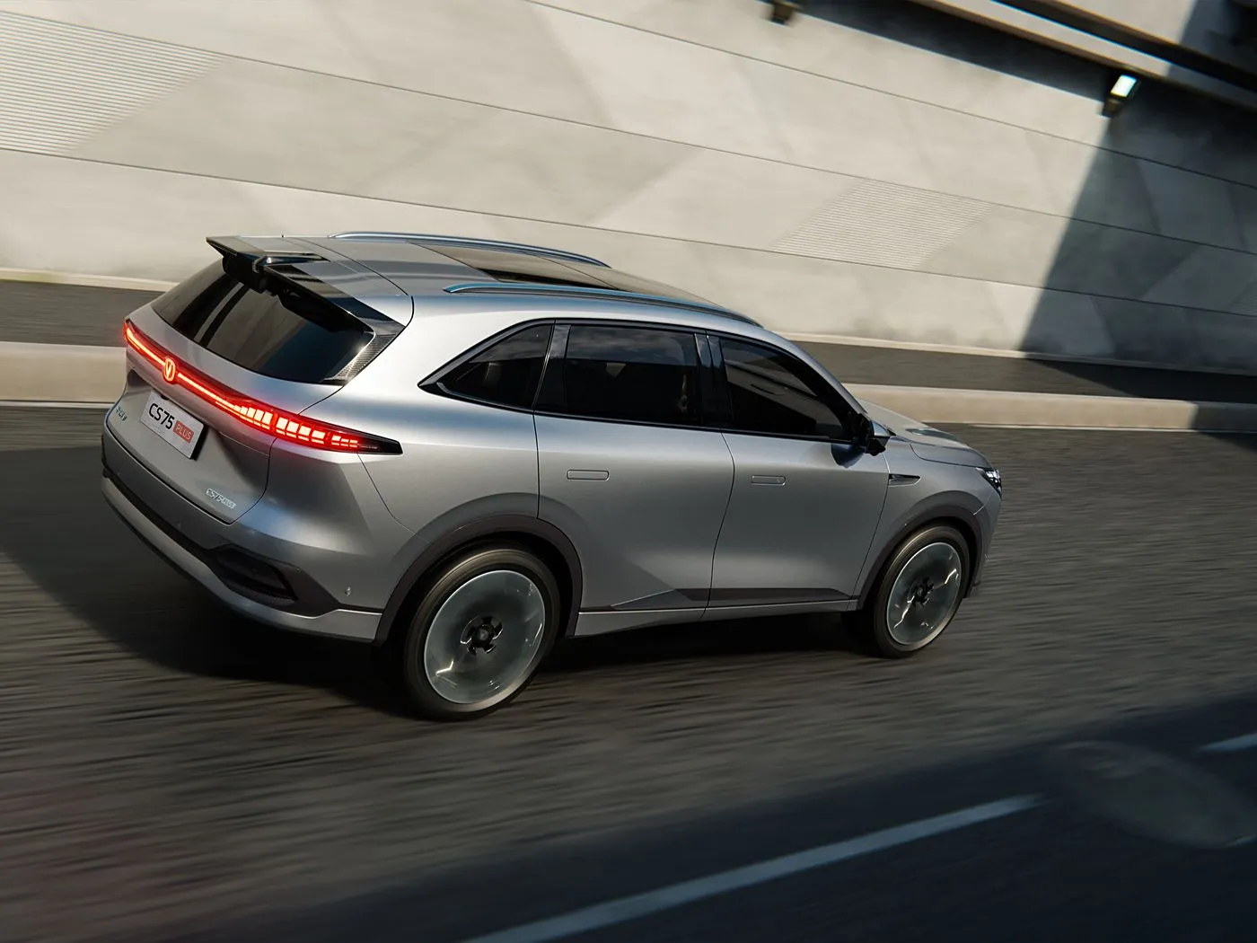 Changan CS75 PLUS 1.5T/2.0T SUV nhỏ gọn có hỗ trợ L2.5, màn hình cảm ứng 15,6" & chiều dài cơ sở dài