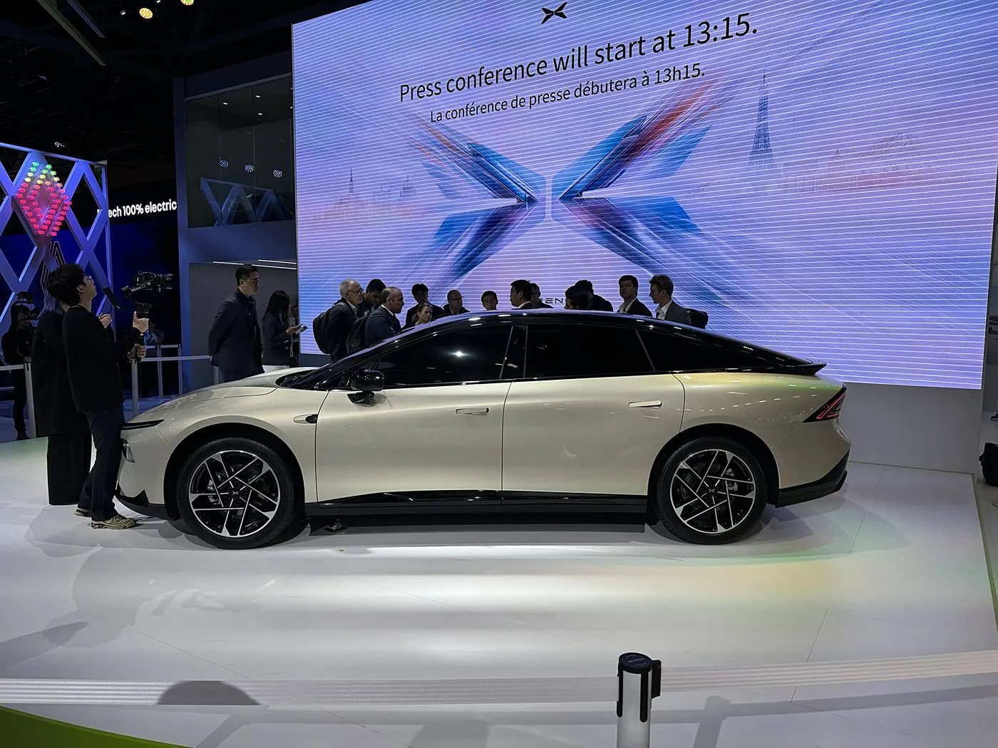 Phiên bản giới hạn EV XPENG P7+ Hatchback chạy điện 5 chỗ Thiết kế mới Tay lái bên trái Tốc độ tối đa 685Km Xe năng lượng mới