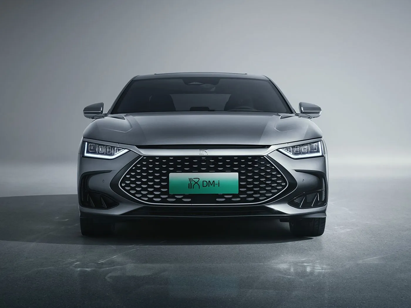 Xe sedan sang trọng chạy điện BYD Han EV/DM-i với công suất động cơ kép & công nghệ tiên tiến NĂNG LƯỢNG MỚI