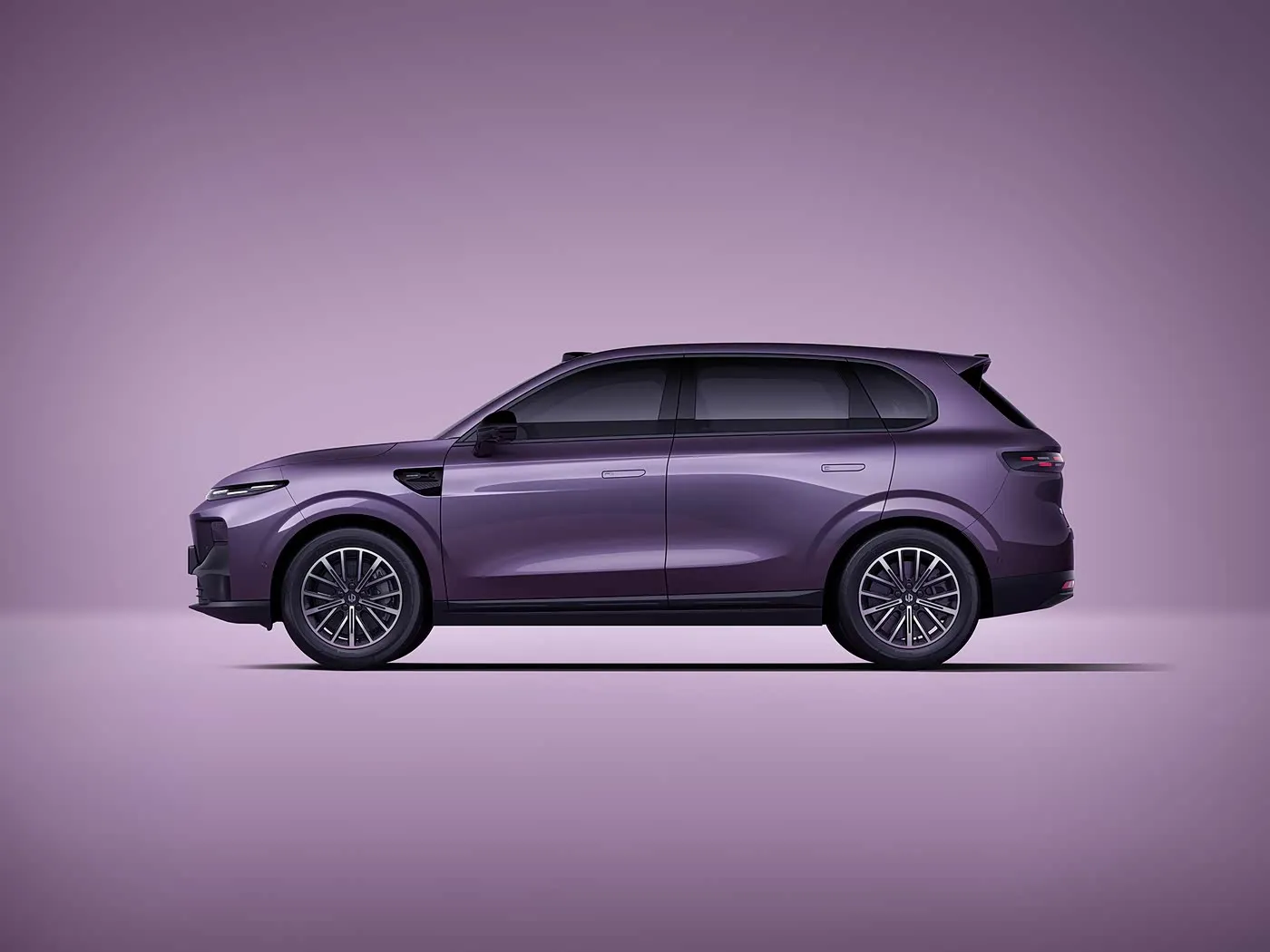 SUV nhỏ gọn chạy điện thuần túy Leapmotor B10 với phạm vi CLTC 510-600km, Màn hình 14,6" 2,5K & Xe Leapmotor Pilot Năng lượng mới