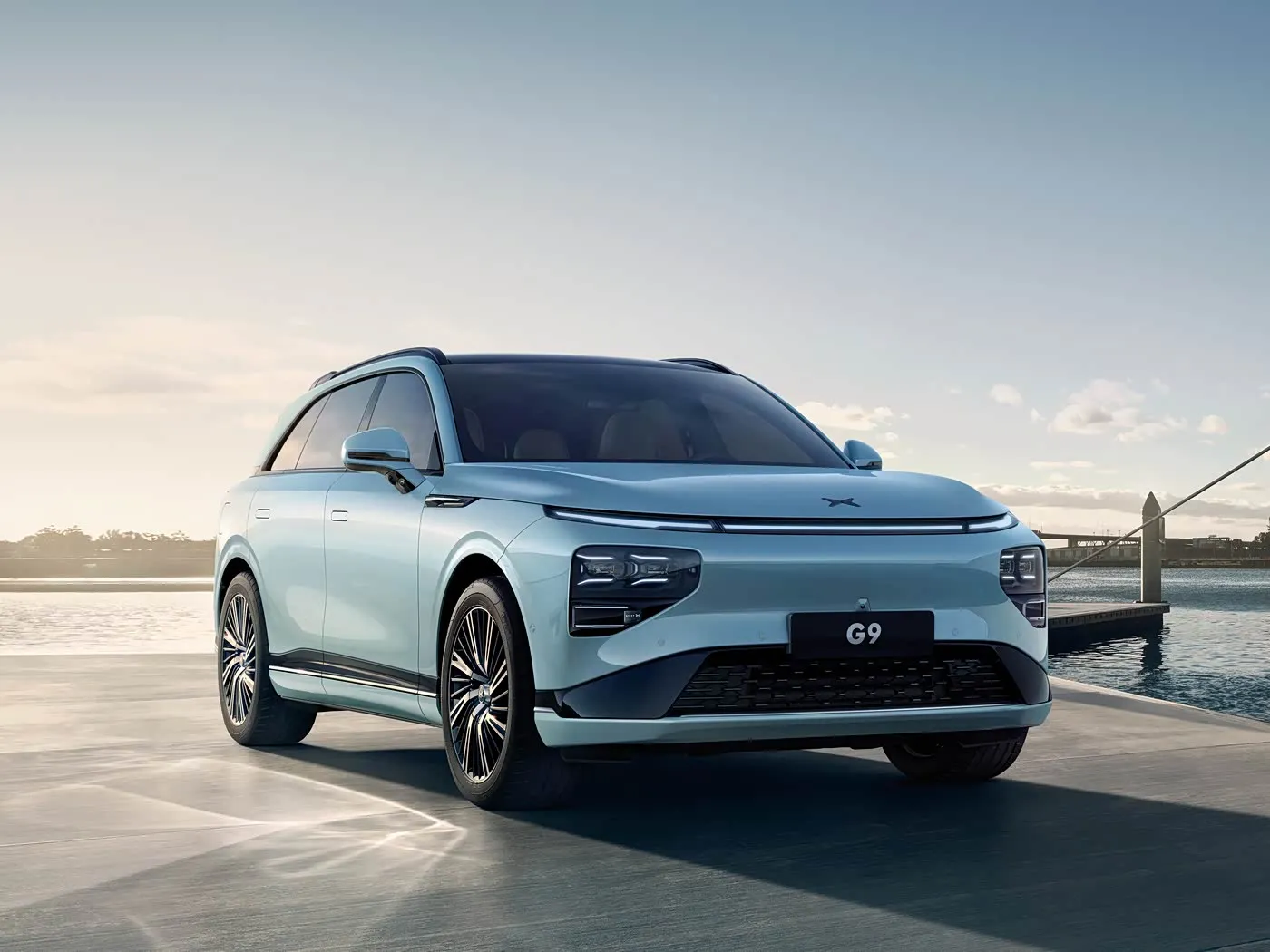 Logistics of  luxury minivans 2026