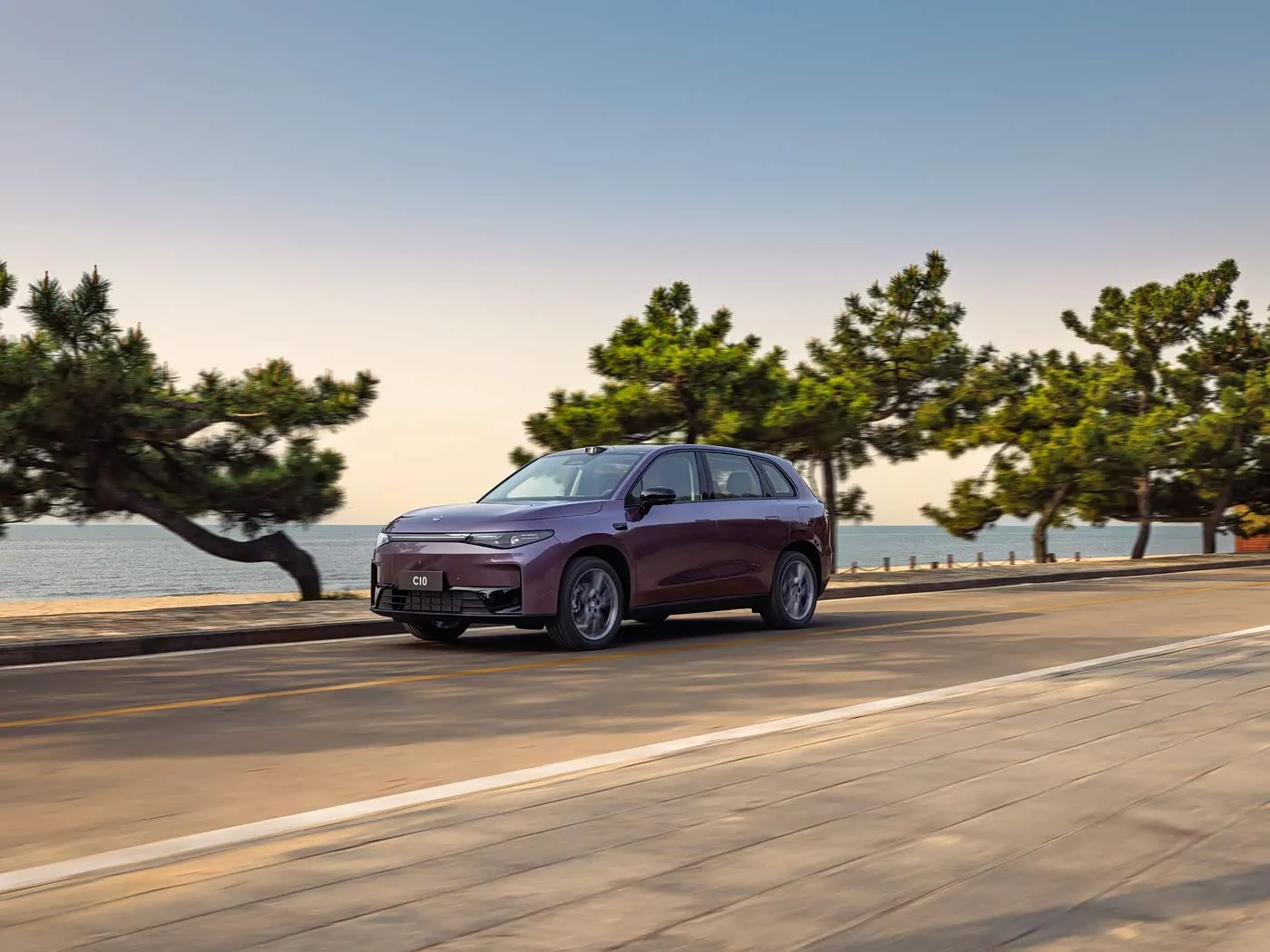 LEAPMOTOR C10 Hybrid Xe SUV điện 4WD tốc độ cao phạm vi 170km Xe năng lượng mới từ Trung Quốc