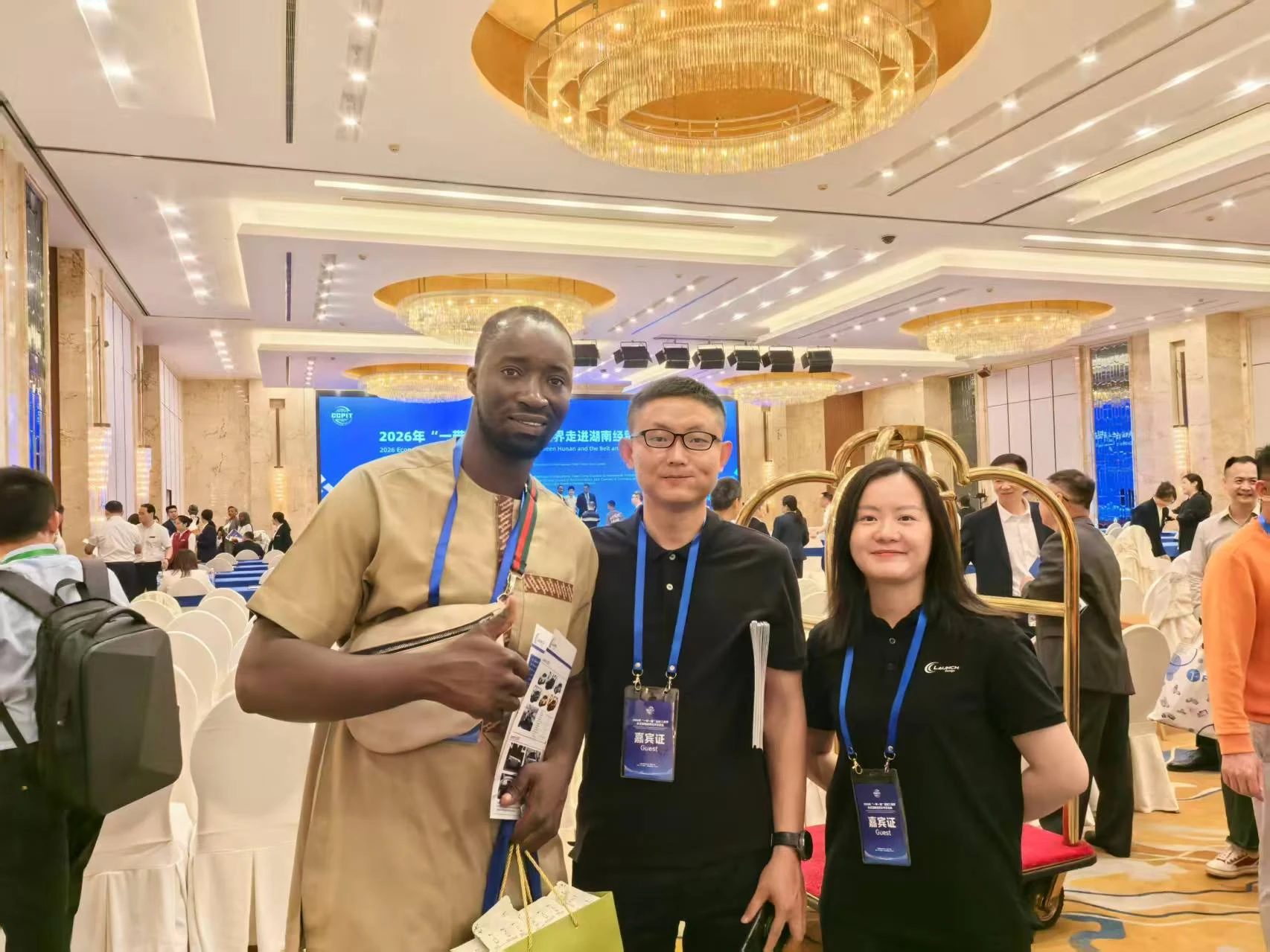 Gặp gỡ dọc theo con đường tơ lụa, hướng tới tương lai
