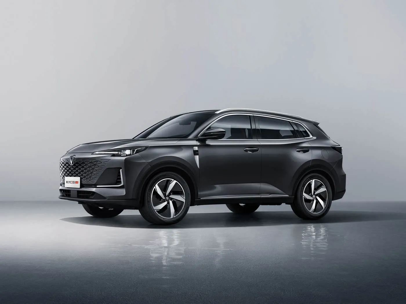 Changan CS55 PLUS SUV nhỏ gọn tốc độ tối đa 190km/h, camera 360°, AC hai vùng & âm thanh JBL cao cấp