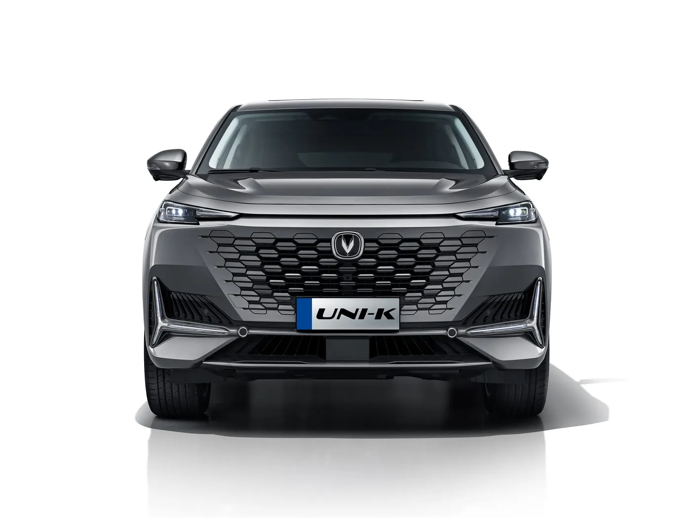 BYD E2 Luxury Electric EV Sedan SUV Hatchback Xe tay lái bên trái với động cơ pin lithium Xe năng lượng mới của Trung Quốc