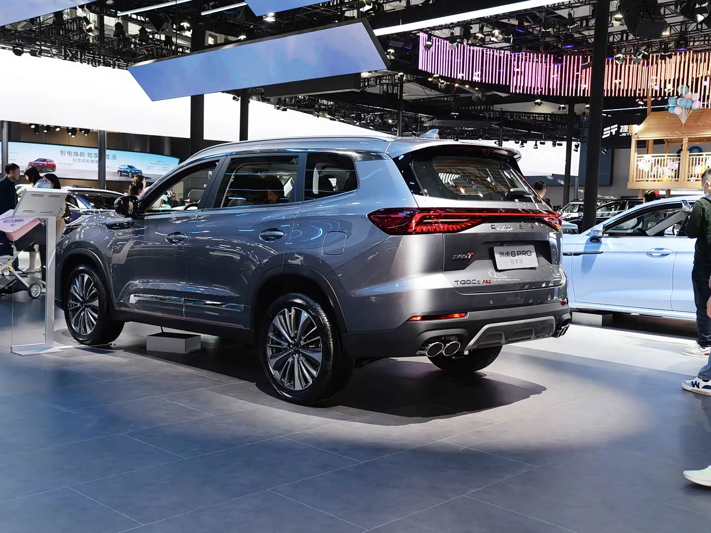 Chery Tiggo 8 Pro Xe SUV Gia Đình Cao Cấp Hộp Số Tự Động Camera Sau R18 Trái Xăng Ghế Da Đen Euro VI Khí Thải AWD