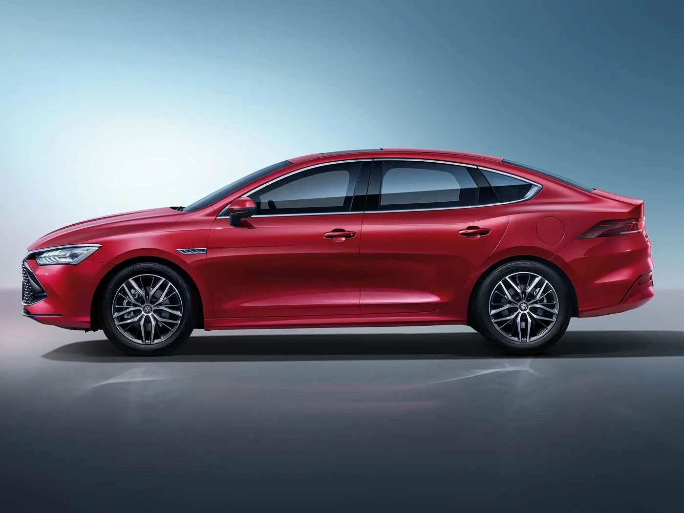 BYD Qing Plus SUV điện Xe ô tô tự động lai Xe năng lượng mới Động cơ EV nâng cao Tay lái bên trái Sedan-Được tối ưu hóa cho công cụ tìm kiếm