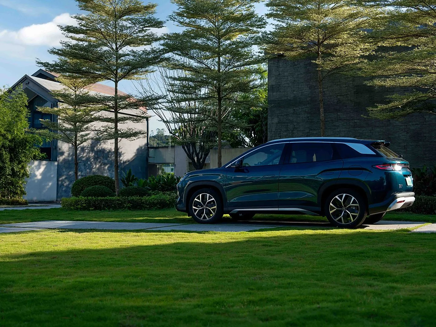 BYD Song L DM-i Compact PHEV SUV tầm xa, xe năng lượng mới tốc độ cao DiPilot 2.0 Ghế sưởi Camera toàn cảnh 360°