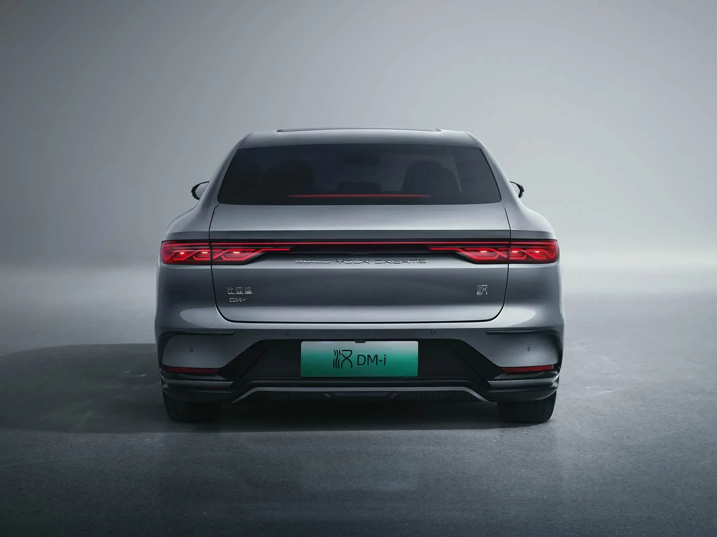 Xe sedan sang trọng chạy điện BYD Han EV/DM-i với công suất động cơ kép & công nghệ tiên tiến NĂNG LƯỢNG MỚI