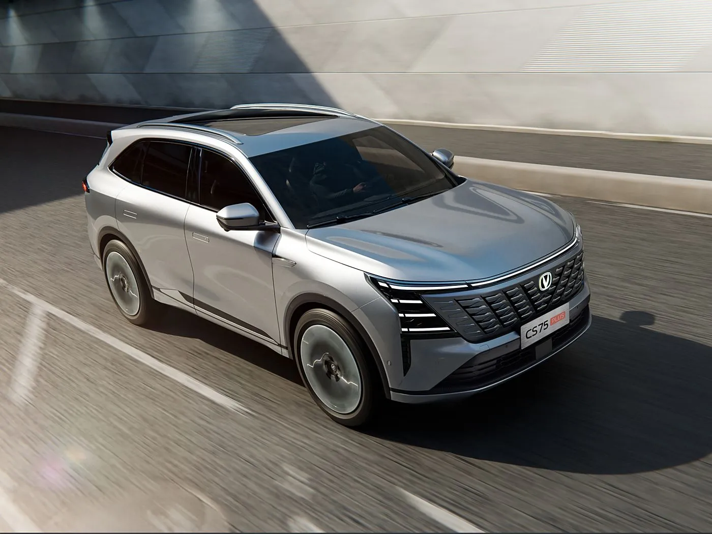 Changan CS75 PLUS 1.5T/2.0T SUV nhỏ gọn có hỗ trợ L2.5, màn hình cảm ứng 15,6" & chiều dài cơ sở dài