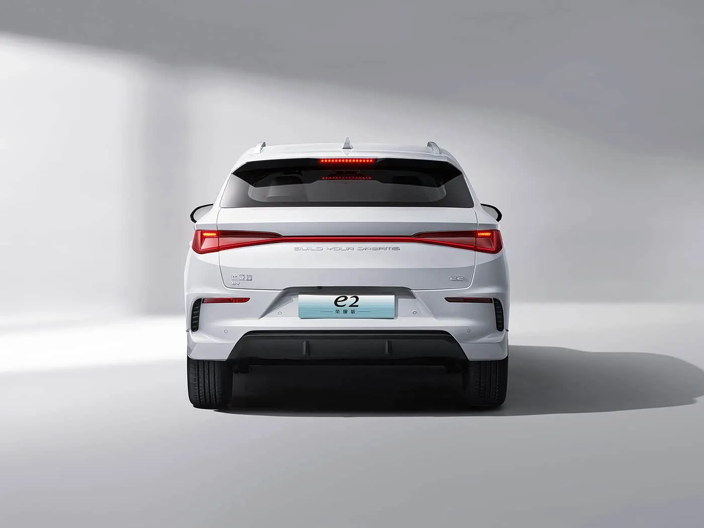 BYD E2 Luxury Electric EV Sedan SUV Hatchback Xe tay lái bên trái với động cơ pin lithium Xe năng lượng mới của Trung Quốc