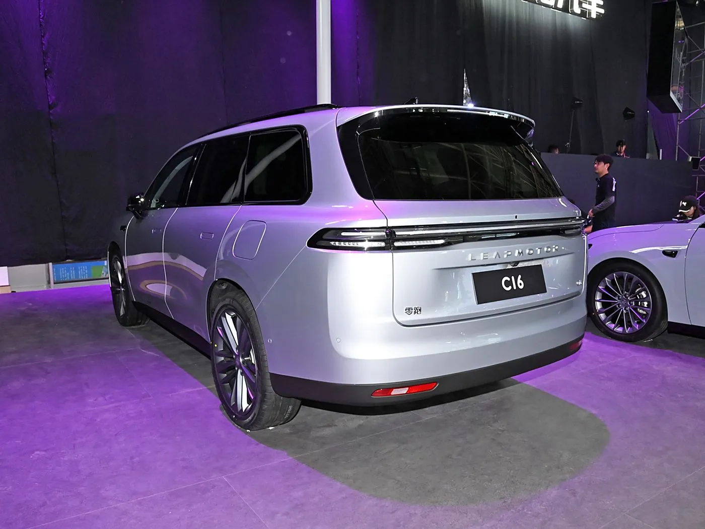 Leapmotor C16 5 Cửa 6 Chỗ EV SUV 4WD Chế Độ Lái Tay Lái Trái Điện & Lai Nhiên Liệu Năng Lượng Mới tự Động